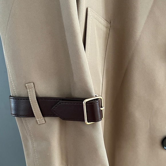 Burberry Style Tan Double-Breasted Trench Coat - Picture 3 of 6